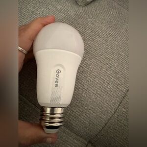 Govee RGBWW Wi-Fi Smart LED 800 Lumens A19 E26 Bulb 9W 120V 60HZ H6004